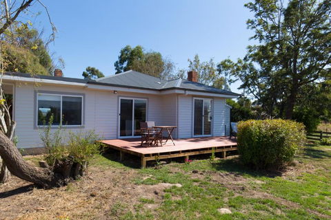 Leichhardt Cottages - Kawana Tourism 5