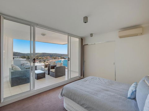 Penthouse 707 4 Bedroom Oceanview Penthouse - Kawana Tourism 3