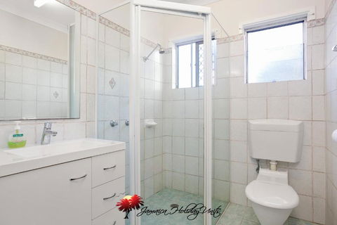Jamaica Holiday Units - Kawana Tourism 2