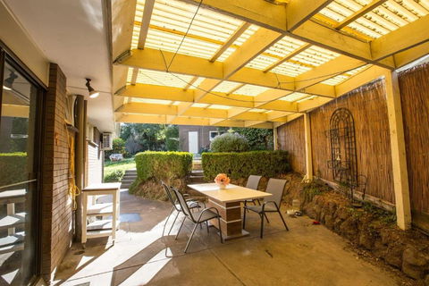 Alice Wonderland In 4 Beds House - Kawana Tourism 2