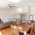 Unit 5 Rainbow Surf Modern Double Storey Townhouse With Large Shared Pool Close To Beach & Shop - Kawana Tourism 0