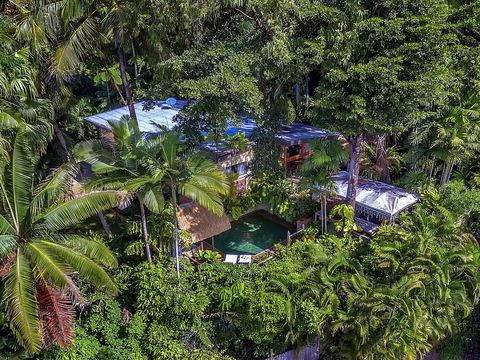 Unique Tropical Rainforest Getaway - Kawana Tourism 0