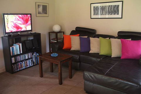 Afterglow Cottages - Kawana Tourism 3
