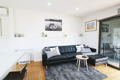 Toallo St - Kawana Tourism 0