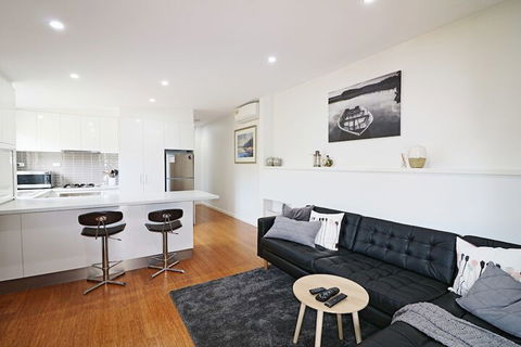 Toallo St - Kawana Tourism 4