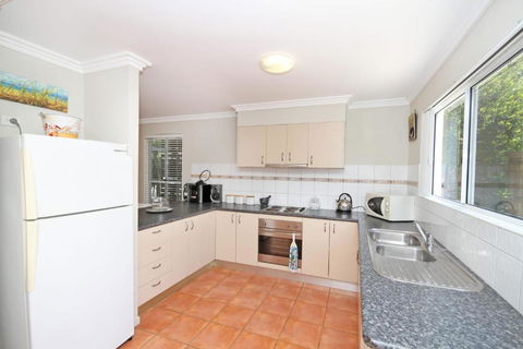 FANTASTIC HOLIDAY UNIT In A PERFECT LOCATION - Kawana Tourism 6