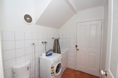 FANTASTIC HOLIDAY UNIT In A PERFECT LOCATION - Kawana Tourism 4