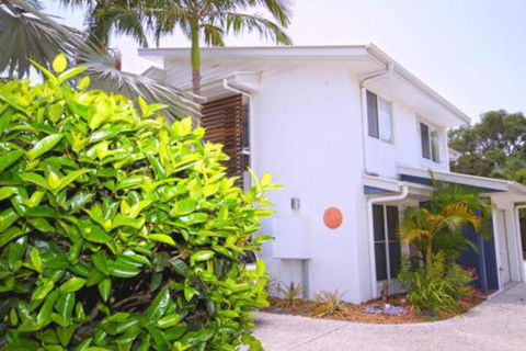 FANTASTIC HOLIDAY UNIT In A PERFECT LOCATION - Kawana Tourism 0