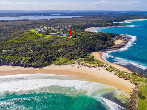 Aqualuna Excellent Surfing Beaches. - Kawana Tourism 6