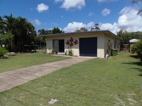 The Red Piranha Rainbow Beach Close To Everything Air Con & Pet Friendly - Kawana Tourism 6