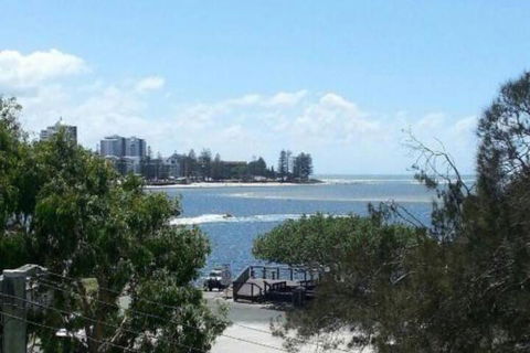 Endeavour Court U6 15 Landsborough Pde - Kawana Tourism 0