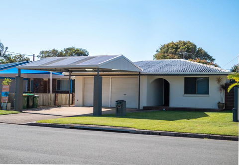Michael Street 39 Golden Beach - Kawana Tourism 6