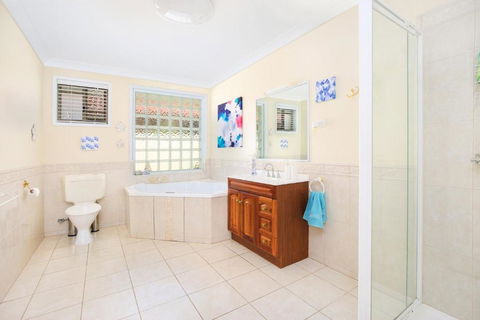 Michael Street 39 Golden Beach - Kawana Tourism 4