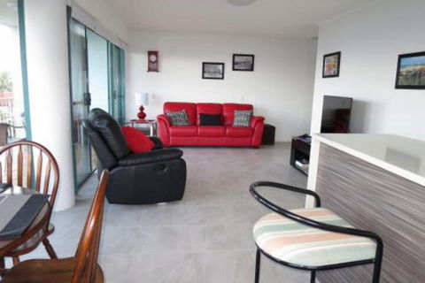 Deepwater Cove Unit 7 68 Lower Gay Terrace Bulcock Beach - Kawana Tourism 2
