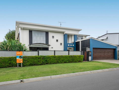 Campbell St. 11 Moffat Beach - Kawana Tourism 1