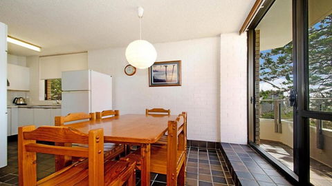 By The Sea Unit 4 13 Esplanade Kings Beach - Kawana Tourism 3