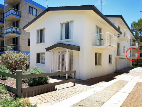 Beachcomber Unit 4 Beachside Unit  - Kawana Tourism 1