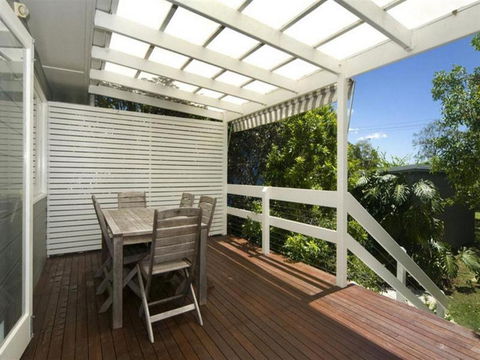 Henzell Street 28. Dicky Beach - Kawana Tourism 5