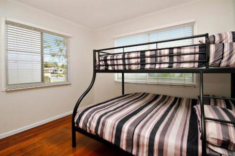 Kennedy Pde 11 Golden Beach - Kawana Tourism 5