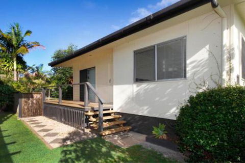 Kennedy Pde 11 Golden Beach - Kawana Tourism 7