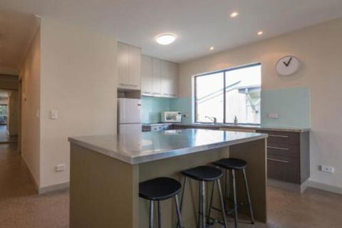Wilson Ave Unit 2 13 Wilson Ave - Kawana Tourism 4