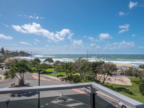 Pacific Towers Unit 4 19 Ormonde Tce Kings Beach - Kawana Tourism 3