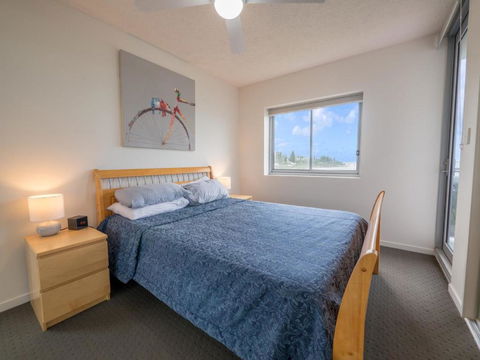 Pacific Towers Unit 4 19 Ormonde Tce Kings Beach - Kawana Tourism 4
