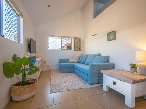 Hume Street 22 Golden Beach - Kawana Tourism 5