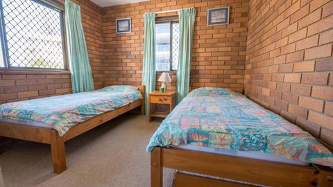San Clemente Unit 4 / 24 Orvieto Terrace - Kawana Tourism 2