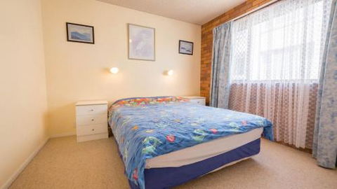 San Clemente Unit 4 / 24 Orvieto Terrace - Kawana Tourism 6