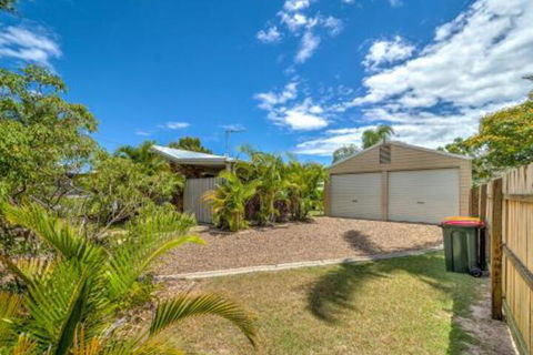 Affordable Holiday Home - Kawana Tourism 5