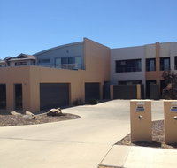 the Anchorage by the Lake - Kawana Tourism