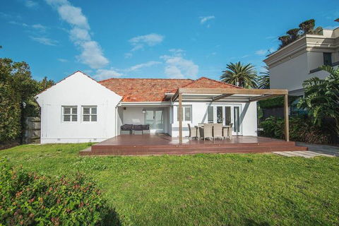 Ultimate Sandringham Beach Front Luxury House - Kawana Tourism 3