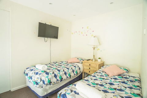 Ultimate Sandringham Beach Front Luxury House - Kawana Tourism 4