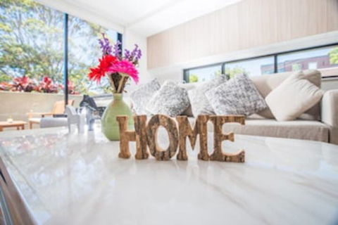 Townhouse Near The City Perfect Family Retreat - Kawana Tourism 0