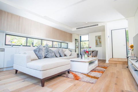 Townhouse Near The City Perfect Family Retreat - Kawana Tourism 4