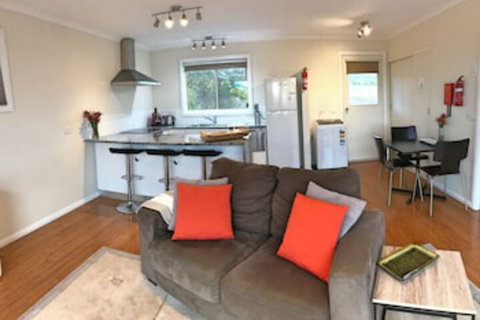 Angasi Apartment On Highcrest - Kawana Tourism 0