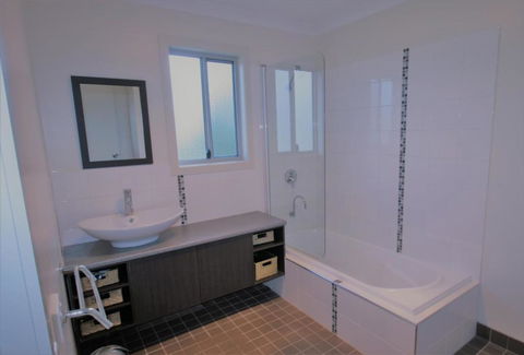 Seaview At Southport - Kawana Tourism 4