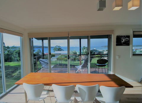 Seaview At Southport - Kawana Tourism 3