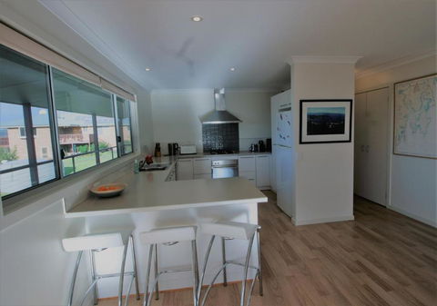 Seaview At Southport - Kawana Tourism 5