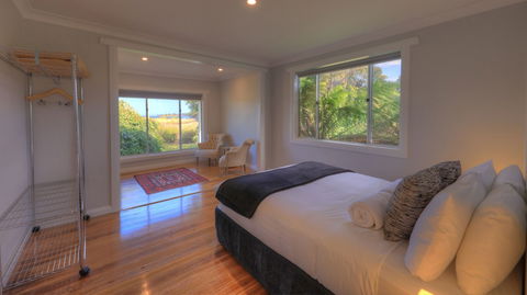 Castaway Cottage - Essentially Tas - Kawana Tourism 2