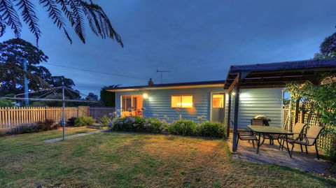 Castaway Cottage - Essentially Tas - Kawana Tourism 0