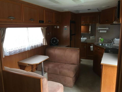 Luxury Caravan - Kawana Tourism 4