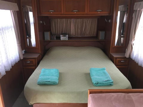 Luxury Caravan - Kawana Tourism 5