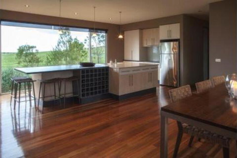 THE Lake House - Surf Side - Kawana Tourism 0