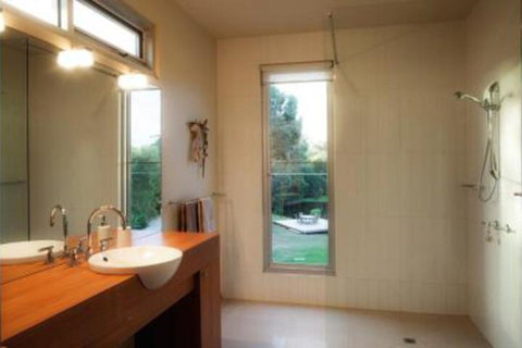 THE Lake House - Surf Side - Kawana Tourism 3