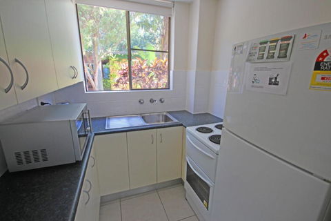 Dunes Holiday Apartments Unit 1 - Kawana Tourism 4