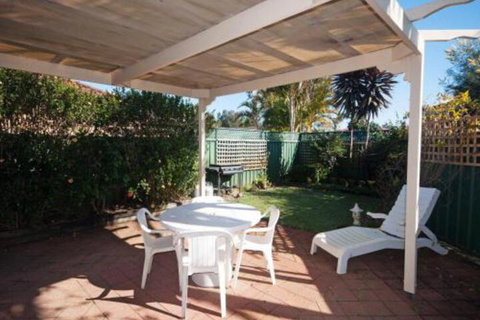 Views To Yaccaba Headland - Kawana Tourism 5