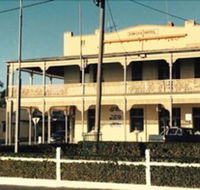 Eureka Hotel and Rainbow Brewery - Kawana Tourism