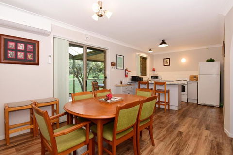Valley Haven 3 Bedrooms Close To The Village! - Kawana Tourism 1